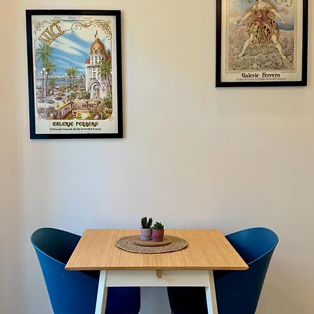 Apartment Cozy - 2 Min Walk From *