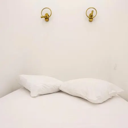 Wehost D4 - La Chic Cour 2 People Near Sea Appartement Nice