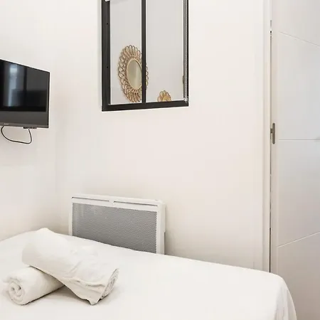 Apartment Wehost D2 - Smart & Chic Loft, 3 Mins To Beaches *