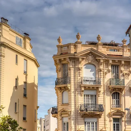 Stylish 1-bedroom Minutes From Beach&promenade Appartement *