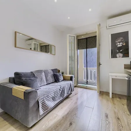 Promenade Des Anglais-2 Mins Walk To Beach- Charming Duplex -air Conditioning Wi-fi Appartement Nice