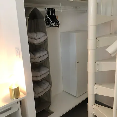 Appartement Promenade Des Anglais-2 Mins Walk To Beach- Charming Duplex -air Conditioning Wi-fi Nice