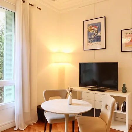 Apartment Quietude - Calme Avec Vue Jardin En Hyper Centre De *