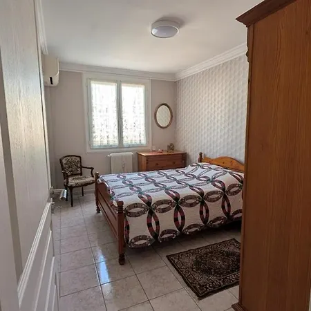 Apartment Very With Sea View Close To Airport