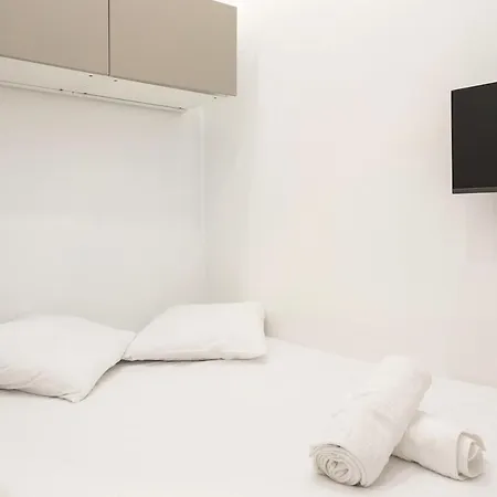 Wehost D2 - Smart & Chic Loft, 3 Mins To Beaches * Nice