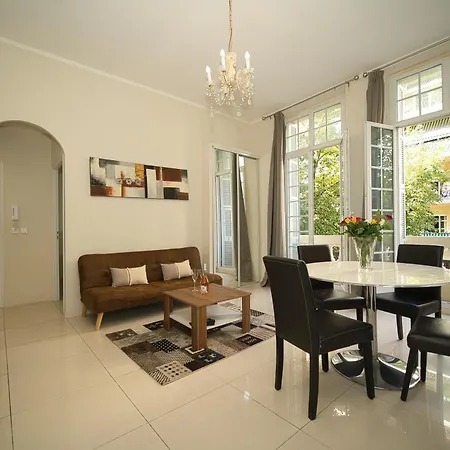 Appartement Stylish 1-bedroom Minutes From Beach&promenade