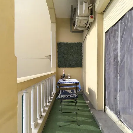 Appartement Promenade Des Anglais-2 Mins Walk To Beach- Charming Duplex -air Conditioning Wi-fi