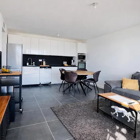 Apartment Luxury With Balcony & Rooftop