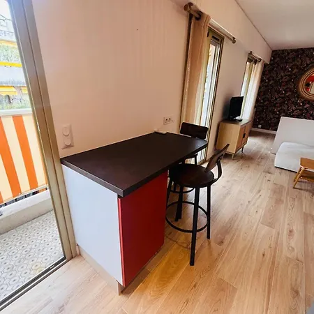 Apartment New - Golden Square - Large One-bedroom - Air-conditioning - Parking *