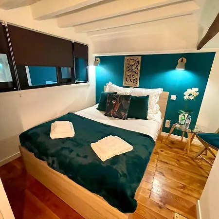 Charming Spacious Duplex Vieux Nice, 6 People Apartment