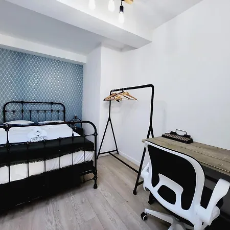 Aux Portes Du Vieux-nice - 2chambres / 4 Personnes - & A/c Appartement