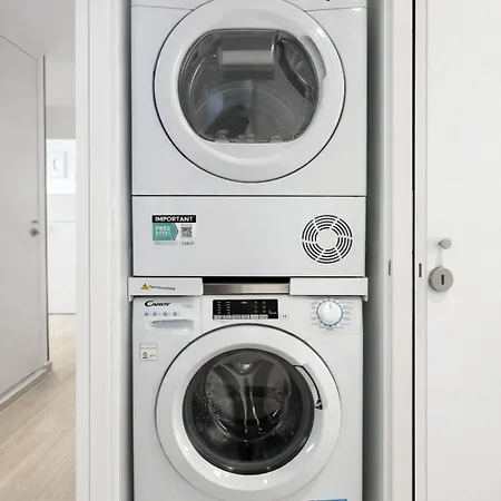 Appartement Rénové 3 Chambres, 8 Pers, à 50 M *