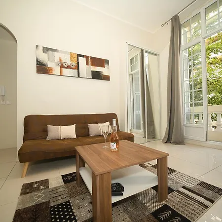 Appartement Stylish 1-bedroom Minutes From Beach&promenade