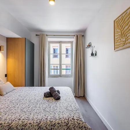 Bright 3 Close To Place Massena *