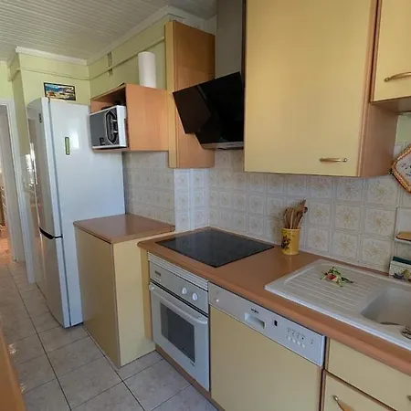Very With Sea View Close To Airport Apartment