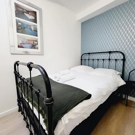Apartment Aux Portes Du Vieux-nice - 2chambres / 4 Personnes - & A/c Nice