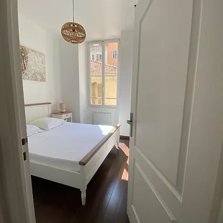 Appartement Wehost Clemenceau Sunny Palace 4 Pers 1 Bedroom