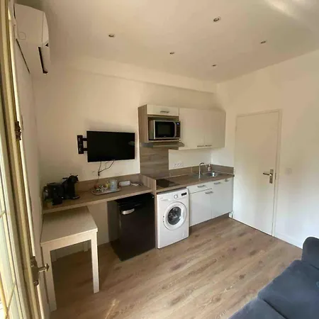 Promenade Des Anglais-2 Mins Walk To Beach- Charming Duplex -air Conditioning Wi-fi * Nice