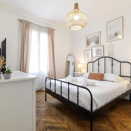 Apartment Large 2 Bdr Center Close To Train Station *