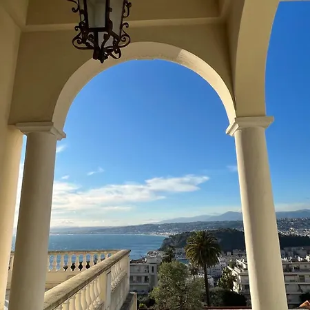 With Large Terrace & Sea View Over Appartement