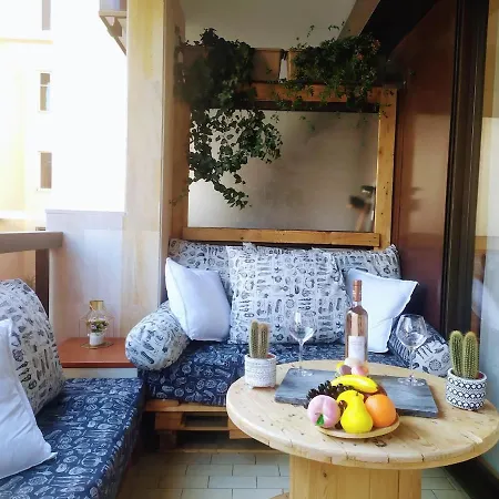 Wehost Barety - Blooming Balcony Retreat - 3-4prs Appartement *