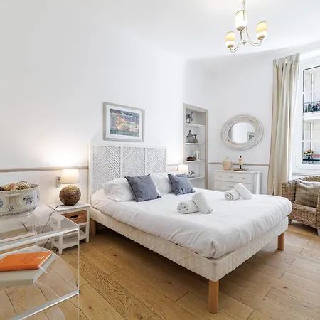 Apartment Wide & 3 Bdr - Ac & Balcony Nice