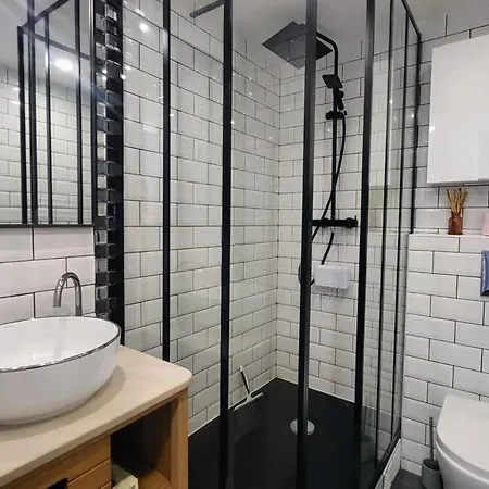 Wehost Clemenceau Sunny Palace 4 Pers 1 Bedroom Appartement
