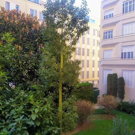 Wehost Barety - Blooming Balcony Retreat - 3-4prs Appartement
