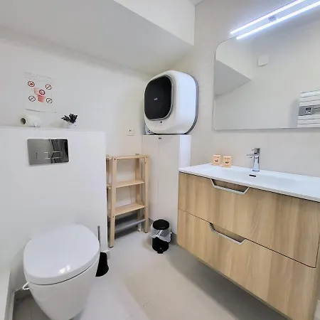 Aux Portes Du Vieux-nice - 2chambres / 4 Personnes - & A/c Apartment *