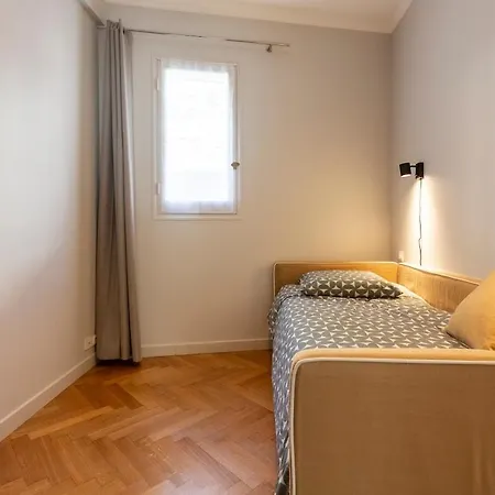With Large Terrace & Sea View Over Appartement