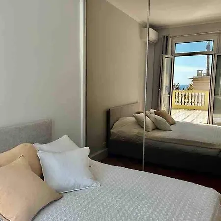 With Large Terrace & Sea View Over Appartement Nice