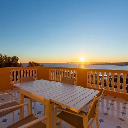 With Large Terrace & Sea View Over Appartement *