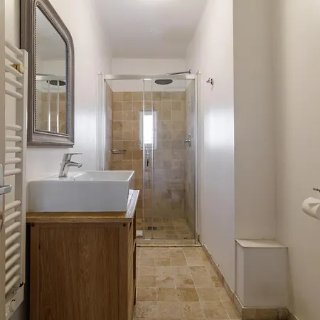 Apartment Wide & 3 Bdr - Ac & Balcony