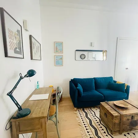 Bright Modern Studio, Port, Walk To Tram And Beach! * Nice