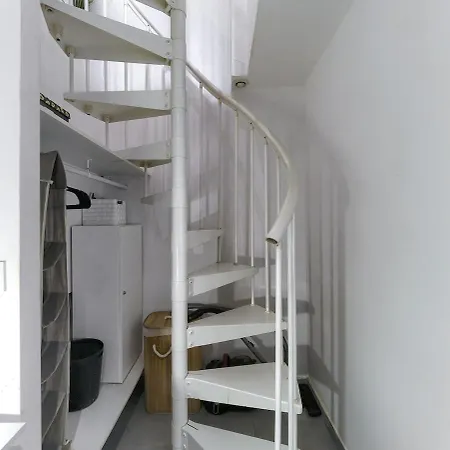 Appartement Promenade Des Anglais-2 Mins Walk To Beach- Charming Duplex -air Conditioning Wi-fi Nice