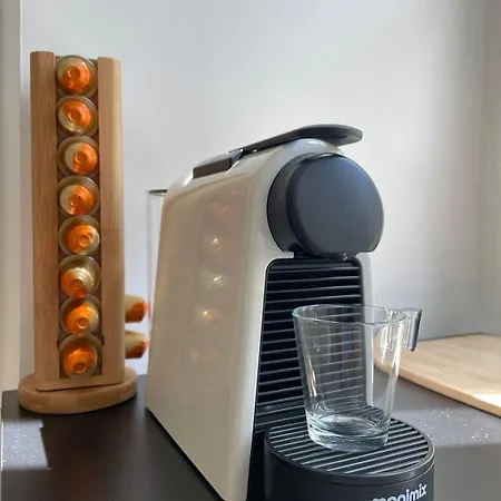 Bright Modern Studio, Port, Walk To Tram And Beach! Appartement *