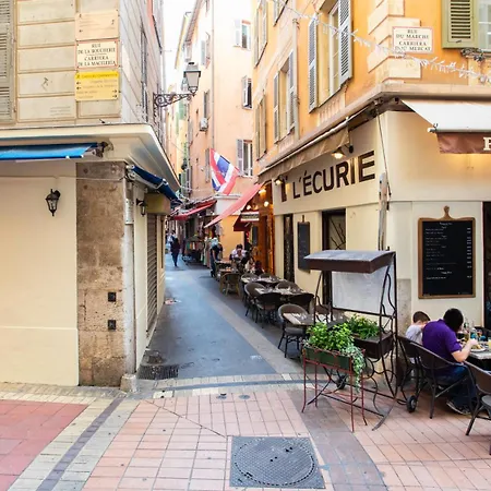 Apartment #33 Staywizus - Heart Of Old Town 5mins Walk To