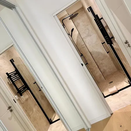 Luxury Beachfront 2br Promenade Des Apartment Nice