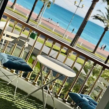 Luxury Beachfront 2br Promenade Des Apartment