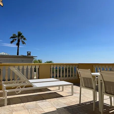 With Large Terrace & Sea View Over Appartement Nice