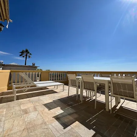 With Large Terrace & Sea View Over Appartement