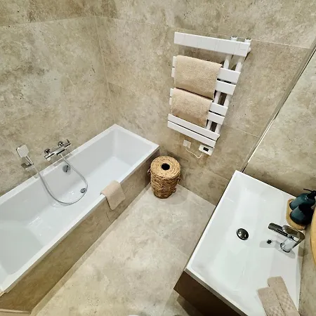 Luxury Beachfront 2br Promenade Des Apartment Nice