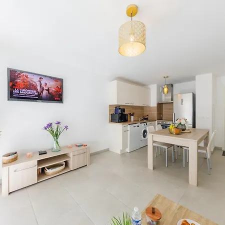 Lumineux T2 Avec Balcon, Netflix à Appartement Nice