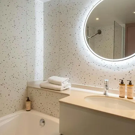 Mercure Centre Notre Dame 4*