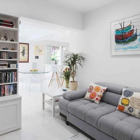 Apartment Welcome To Port - Ac, Garden, Port 2 Min Walk *
