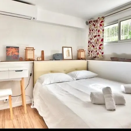 Welcome To Port - Ac, Garden, Port 2 Min Walk Apartment