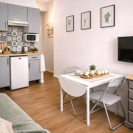 Apartment Le Petit Oasis Dans Maison Nicoise Calme Proche