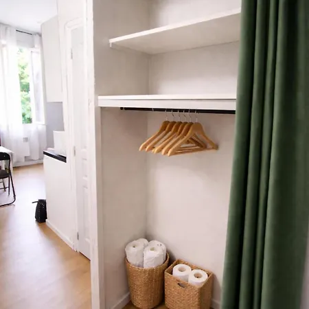 Apartment Le Petit Oasis Dans Maison Nicoise Calme Proche