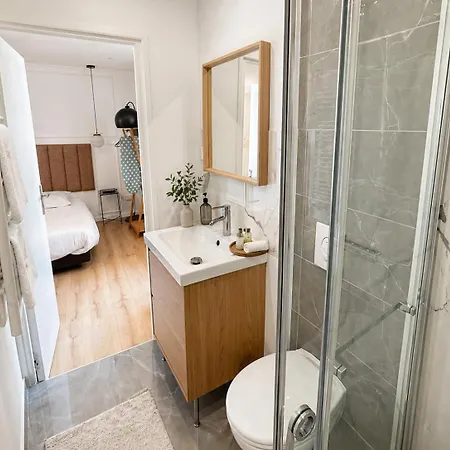 Lovely Renovated Golden Square Pedestrian Apartment Nice
