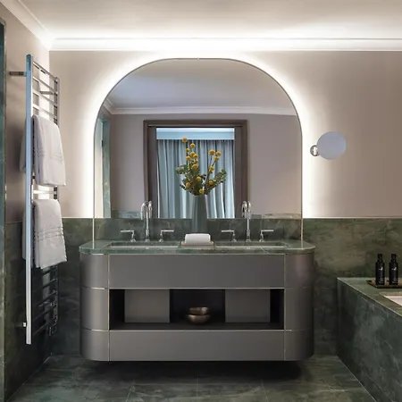 Hotel Anantara Plaza - A Leading Of The World